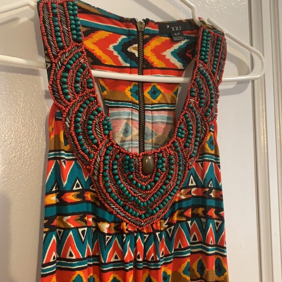 Colourful shirt with detailed beading. - Picture 3 of 5